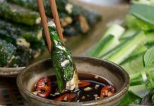 Đậu hũ cuốn lá lốt chay
